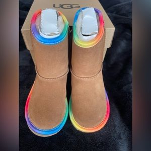 NWT/NIB UGG Classic Short Toddler Rainbow Shearling Lined Boots in Chestnut (9)